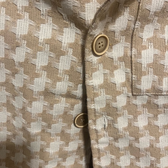 Jacquard Weave Button up shirt - Picture 7 of 7
